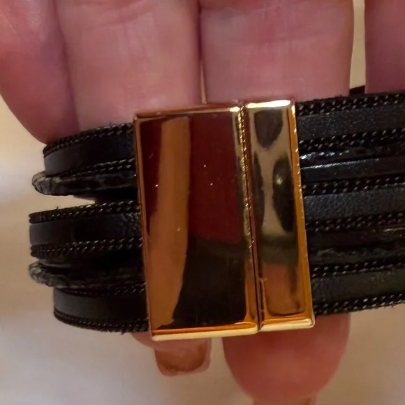 Black and Gold Wrap Magnetic Bracelet NWOT - Picture 2 of 4